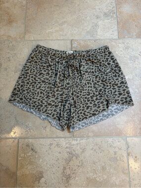 Pol women’s cheetah print shorts